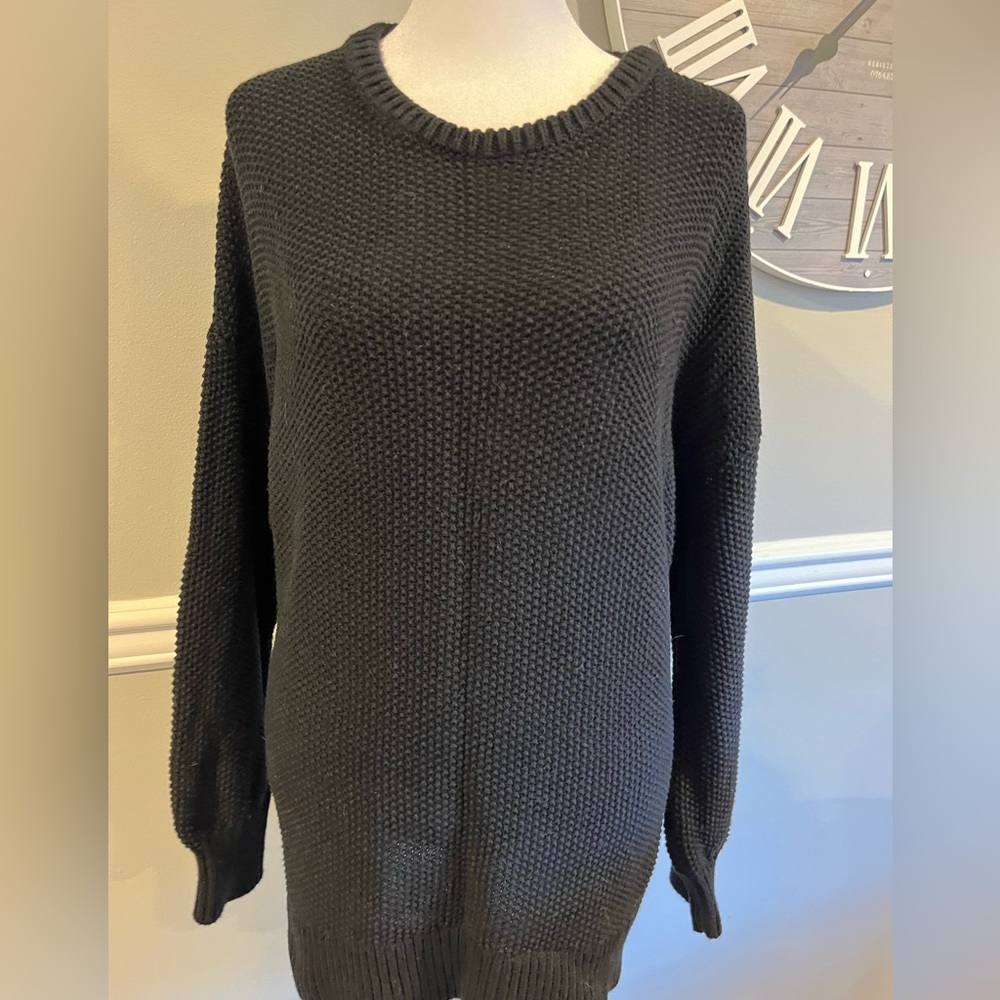 Old Navy Women's Black Crew Neck Sweater